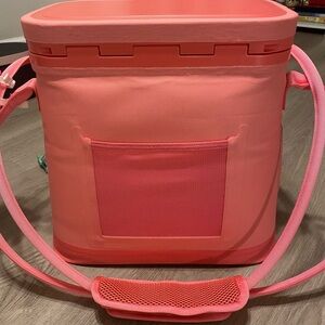 Orca Pink/Orange Cooler